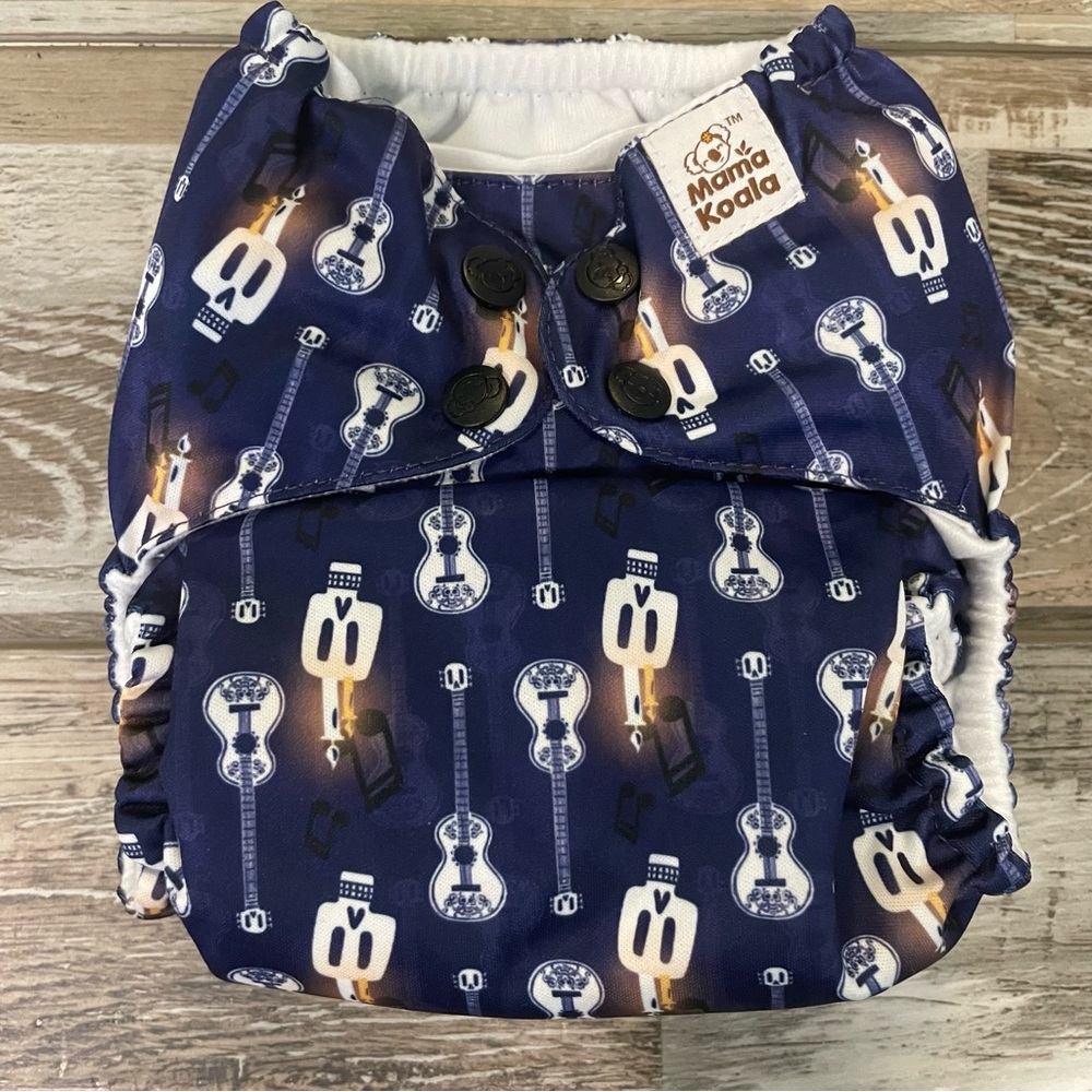 Disney Encanto Guitars Mama Koala Diaper w/Insert 

OS 8-35 lbs